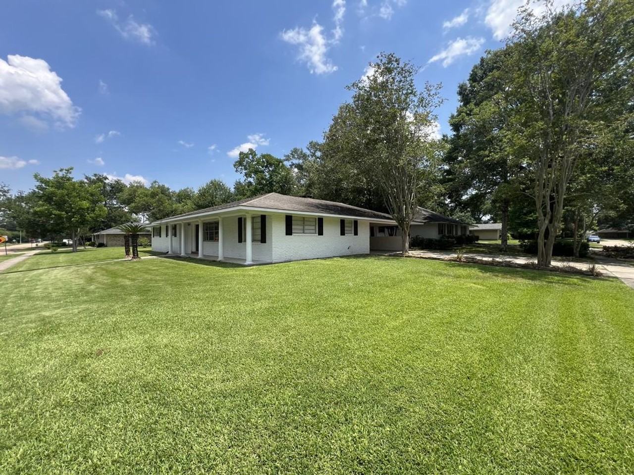 10444 Browning Dr - Photo 2 of 48