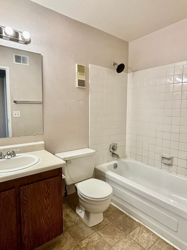 14434 E Colorado Dr - Photo 6 of 11