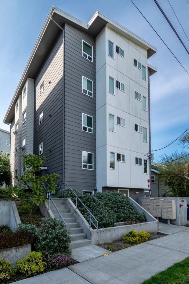 PM - Sophie Studios - Photo 5 of 6