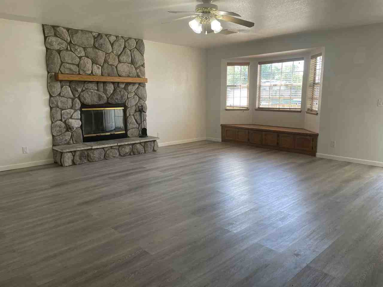 428 W Ward Ave - Photo 4 of 21