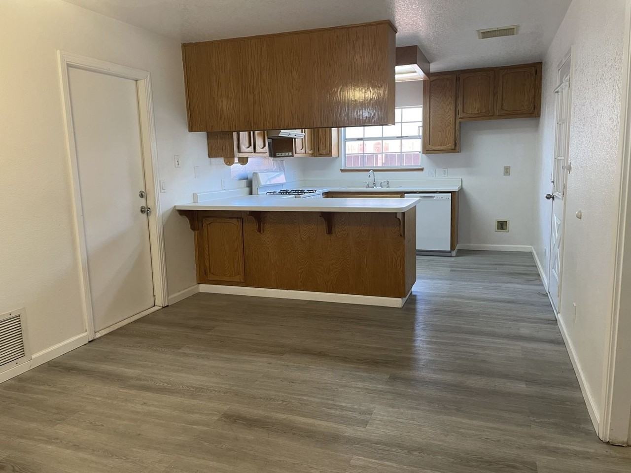 428 W Ward Ave - Photo 5 of 21