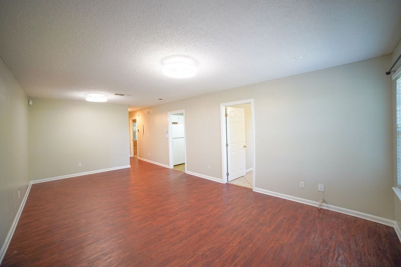 1100 Greentree Ct #F - Photo 2 of 20