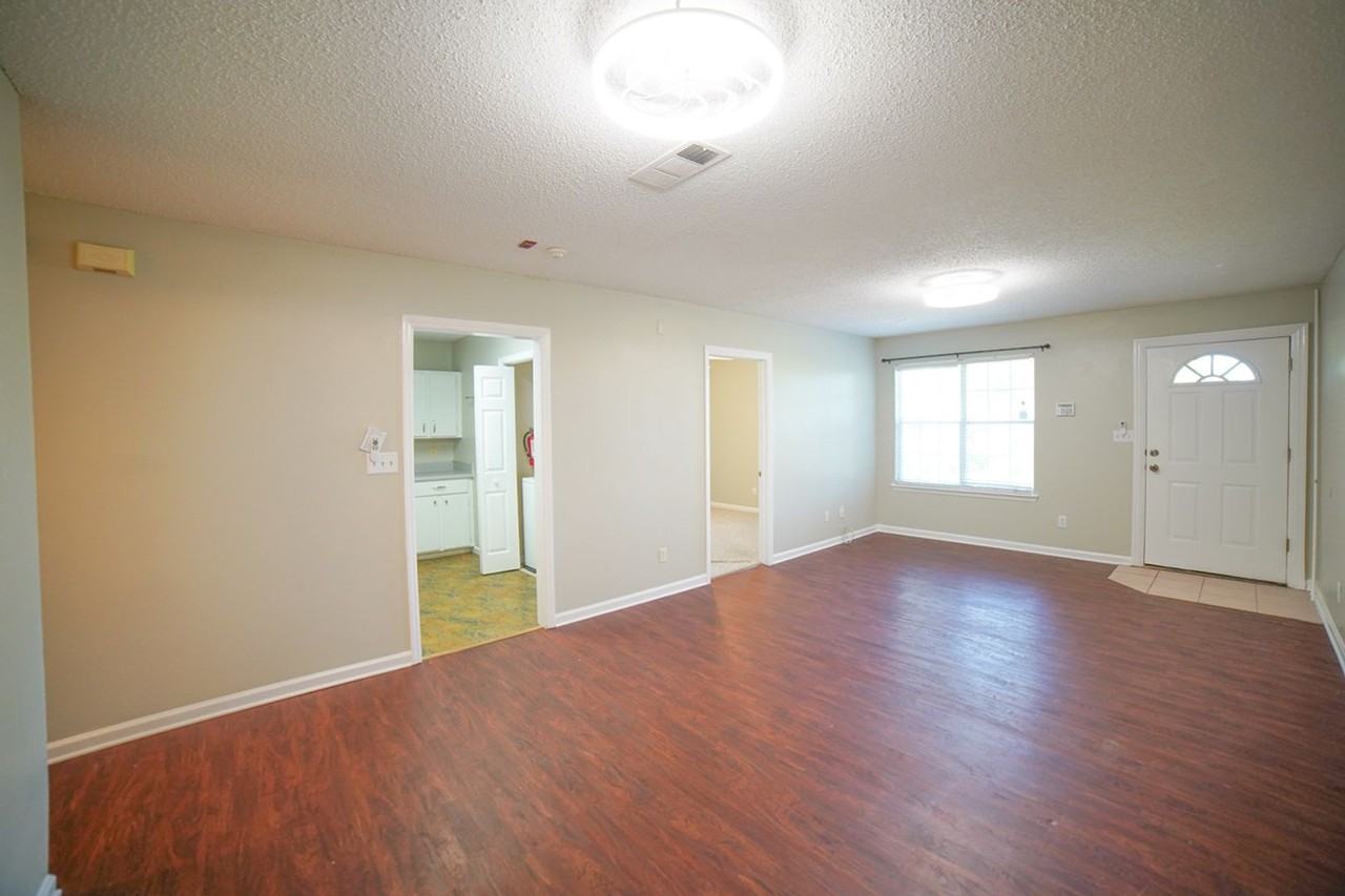 1100 Greentree Ct #F - Photo 3 of 20