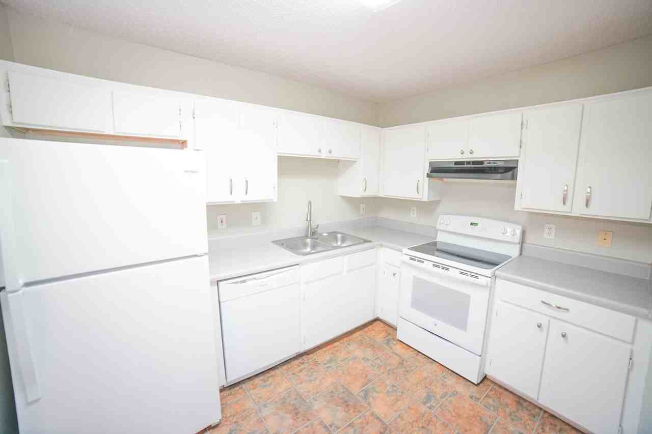 1100 Greentree Ct #F - Photo 7 of 20