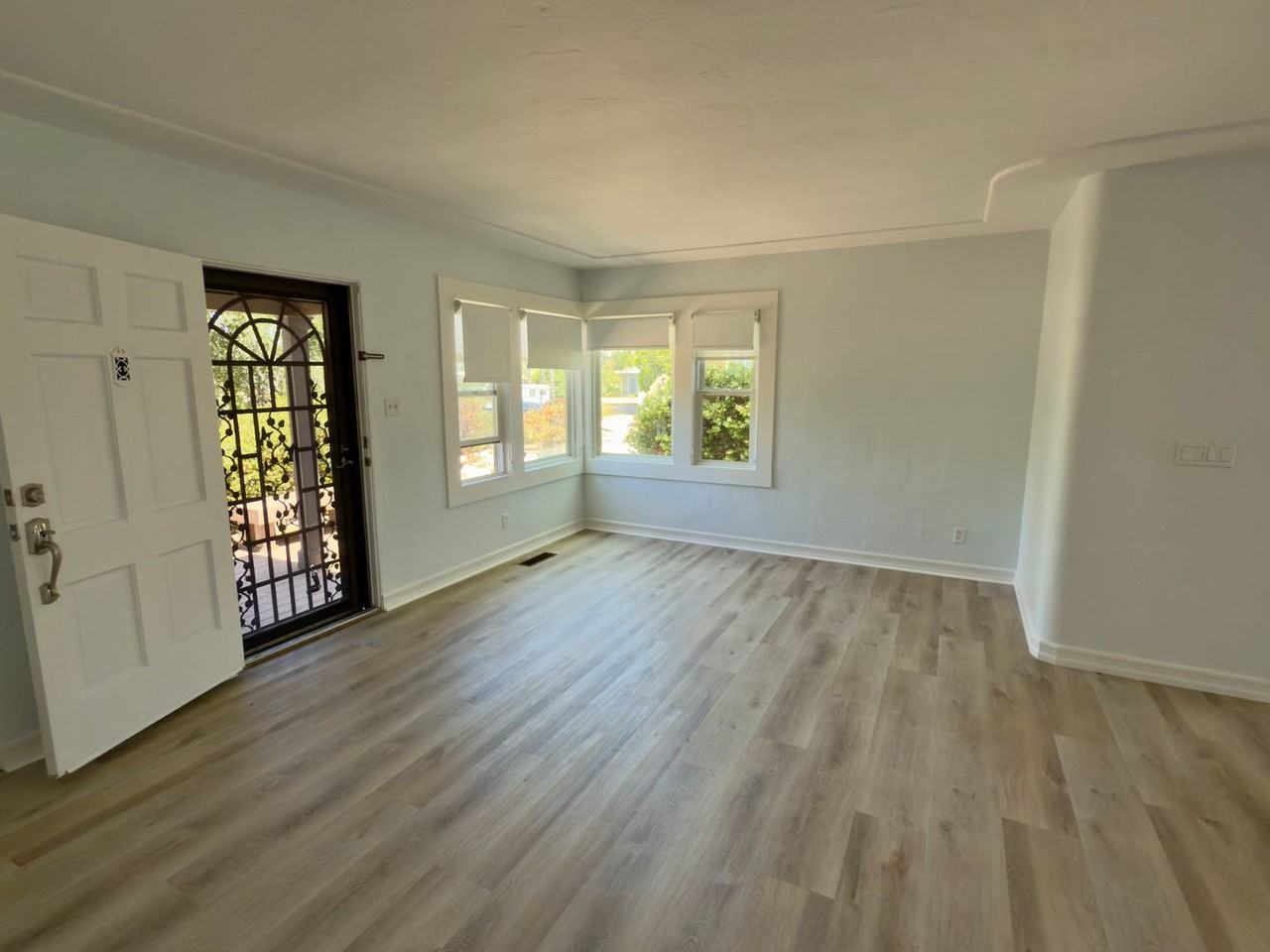 4572 Valencia Dr - Photo 2 of 17