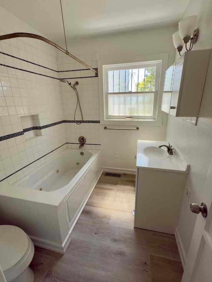 4572 Valencia Dr - Photo 7 of 17