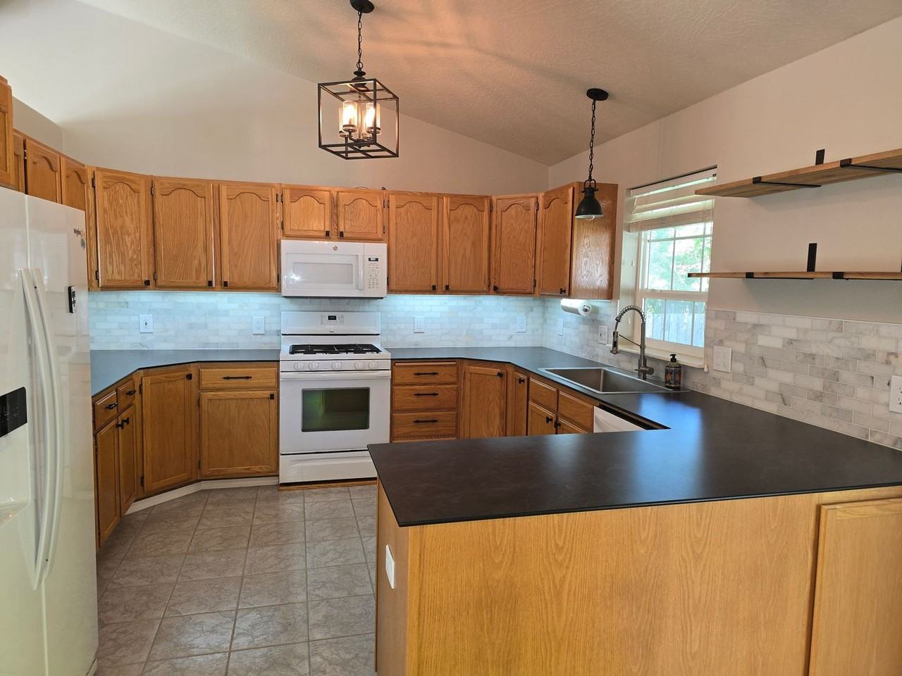 704 South Shoreline Court - Photo 5 of 29