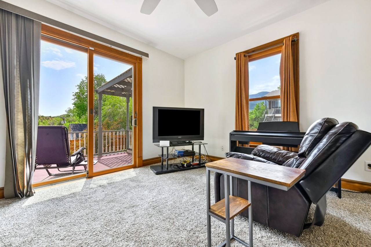 3422 West Pikes Peak Avenue - Photo 5 of 42