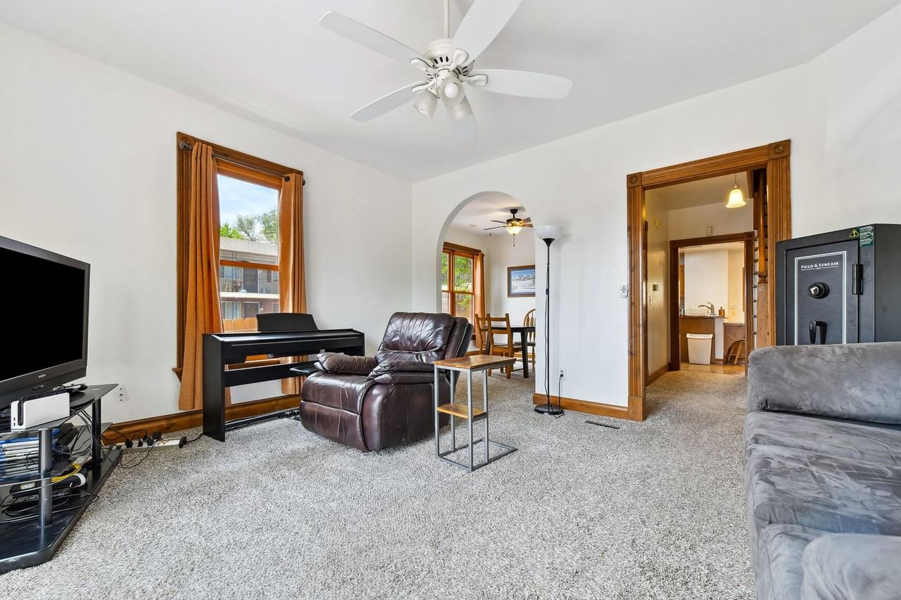 3422 West Pikes Peak Avenue - Photo 4 of 42