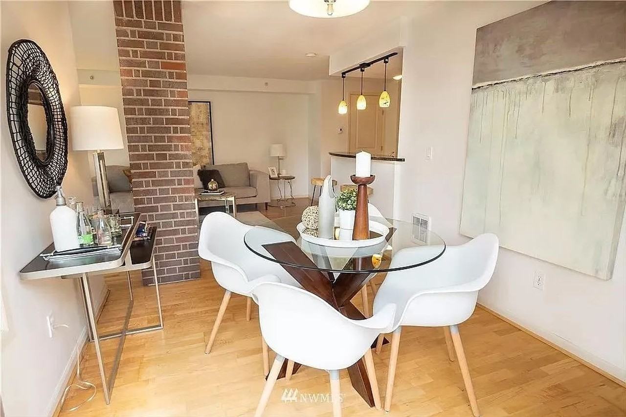 124 Bellevue Ave E #202 - Photo 5 of 12
