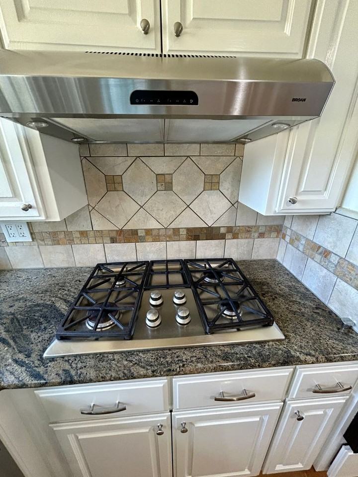 1208 Rockhaven Dr - Photo 3 of 32