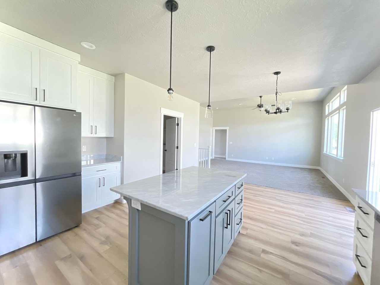 1228 N 100 E - Photo 3 of 31