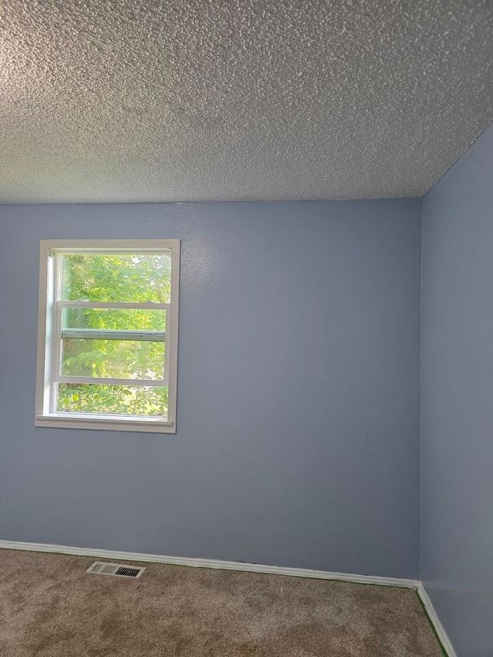 1030 N Belair Dr - Photo 3 of 4
