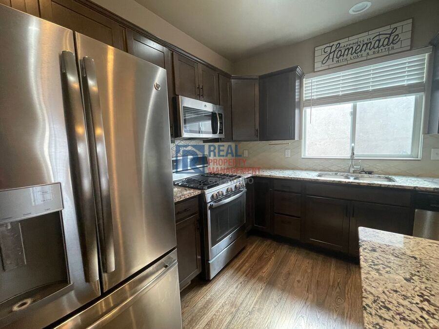 11642 Farnese Hts - Photo 3 of 14