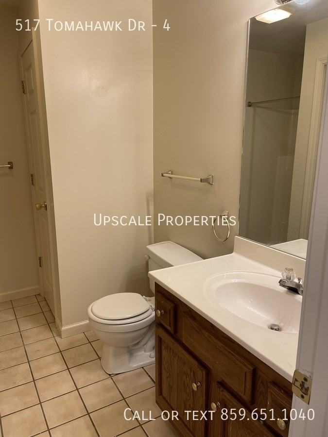 517 Tomahawk Dr #4 - Photo 3 of 12