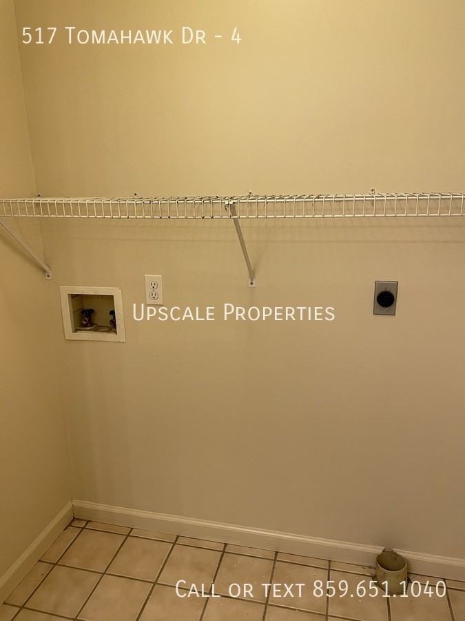 517 Tomahawk Dr #4 - Photo 4 of 12