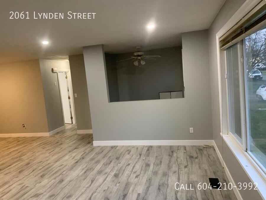 2061 Lynden St - Photo 3 of 21