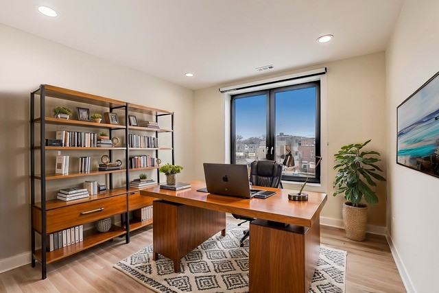 5015 N Lincoln Ave #2N - Photo 4 of 10