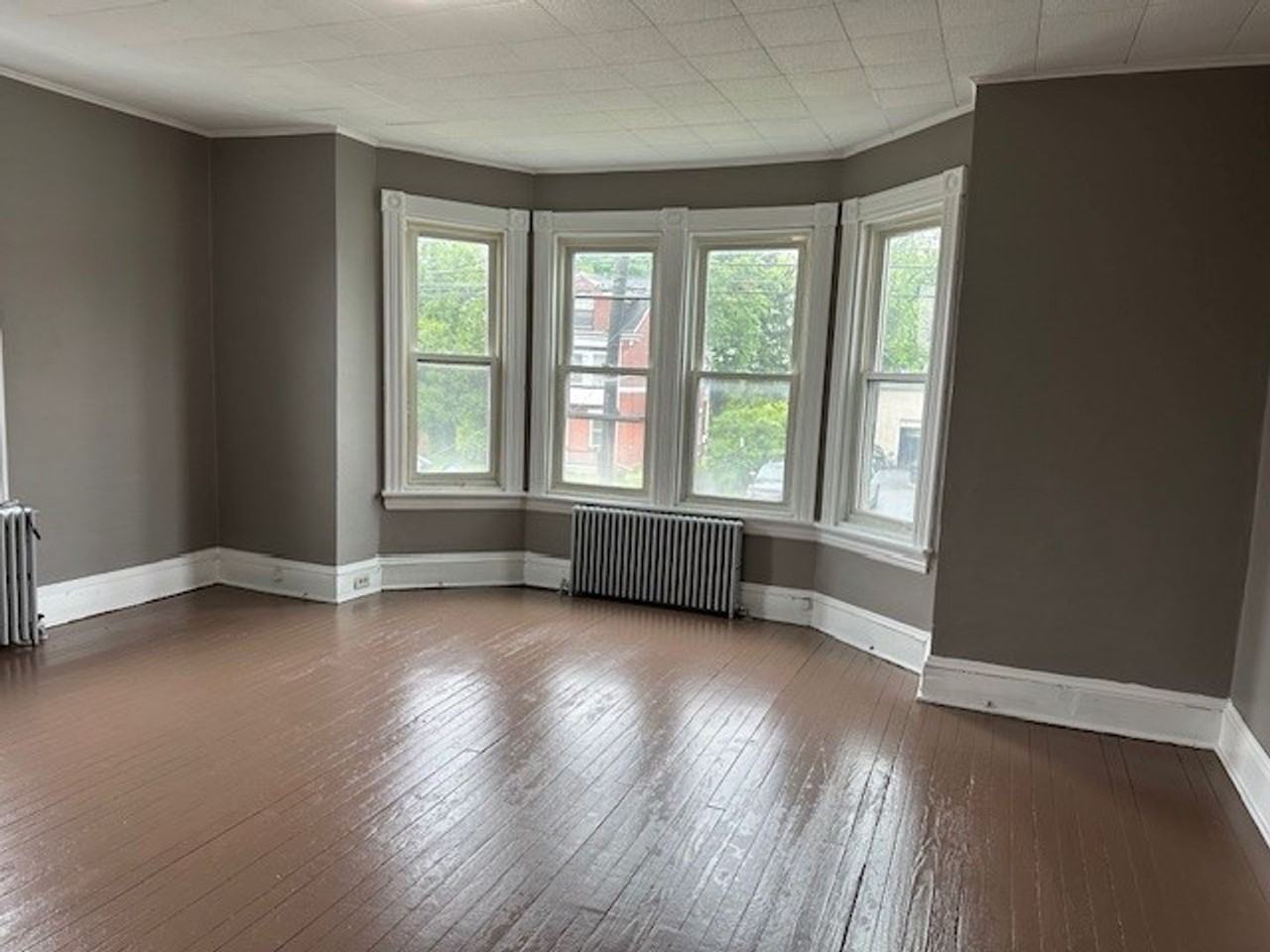 1123 E King St #2 - Photo 3 of 11