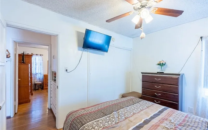 5915 Fishburn Ave - Photo 2 of 7