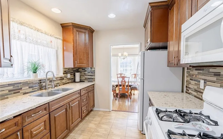 5915 Fishburn Ave - Photo 3 of 7