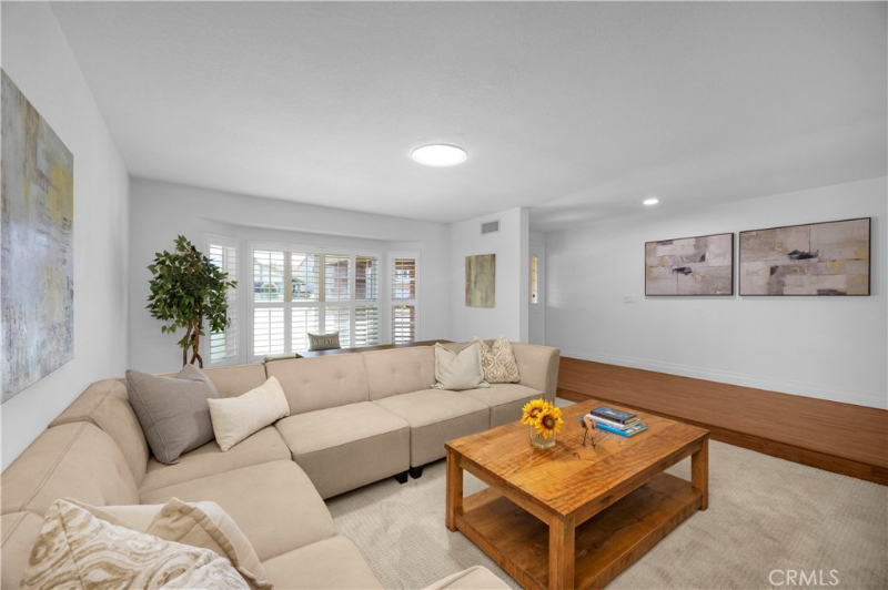 5337 Andrew Dr - Photo 3 of 15