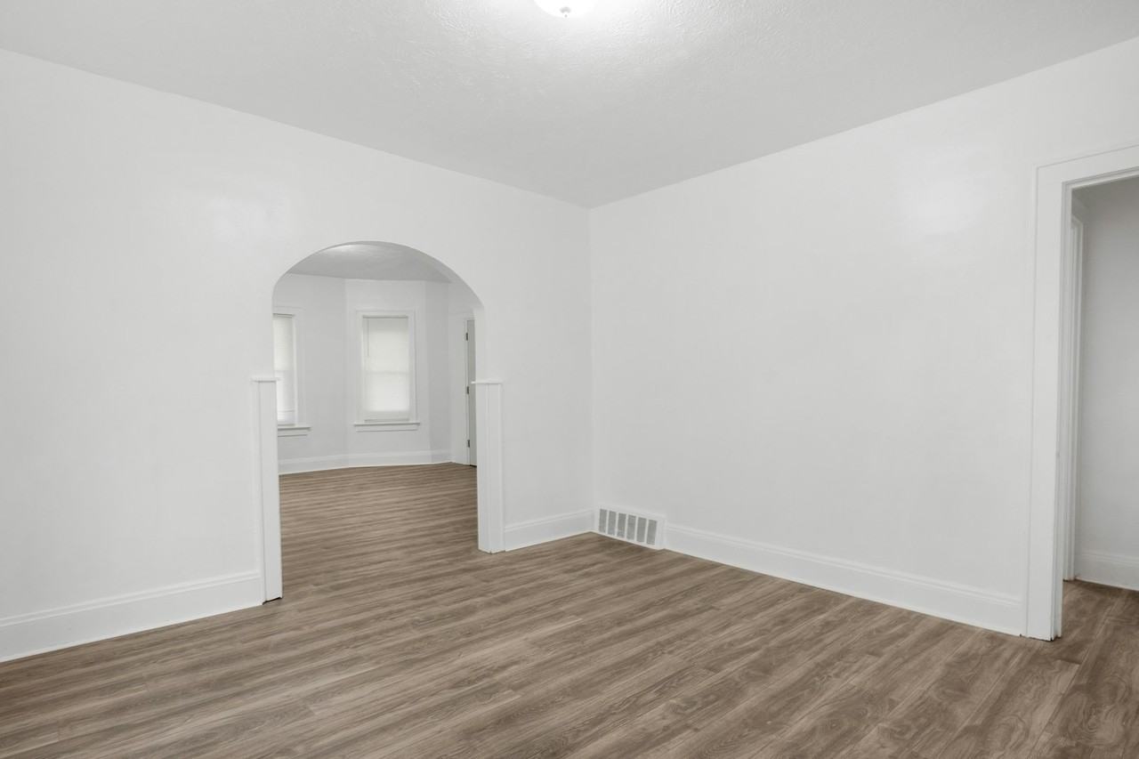 13500 3rd Avenue, Unit B (Upstairs) - Photo 3 of 15