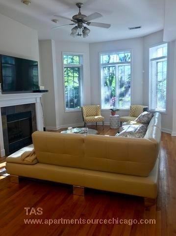 2049 North Sheffield Avenue, Unit 2 - Photo 3 of 13