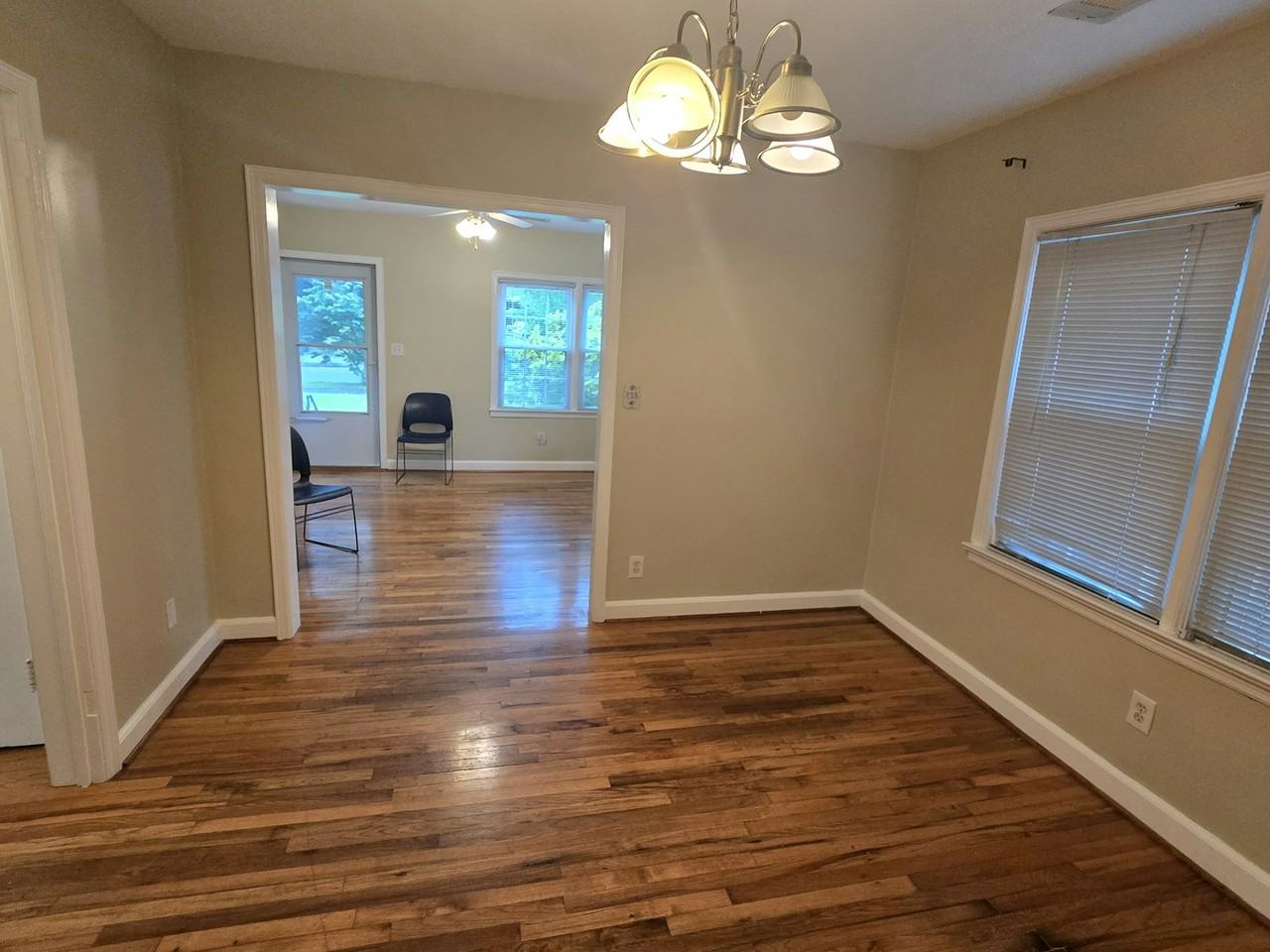 108 Clifton St Se - Photo 3 of 10