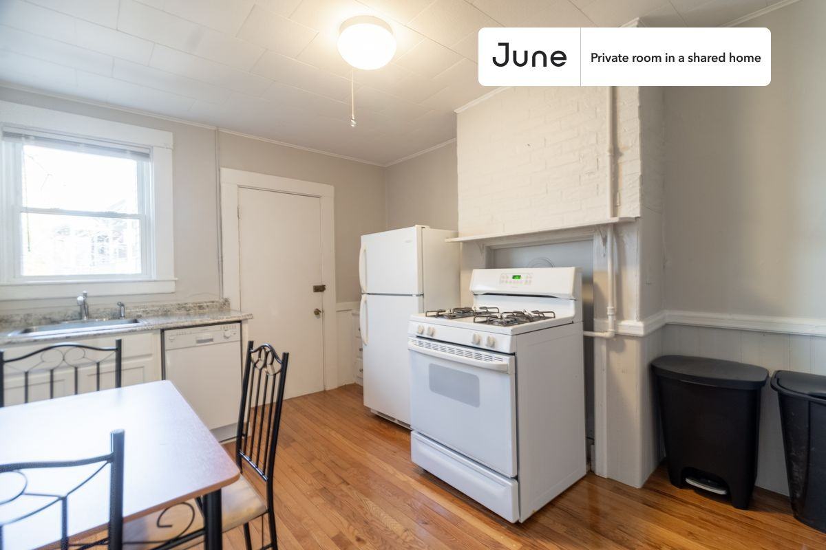 4A Sherman St #D - Photo 2 of 7