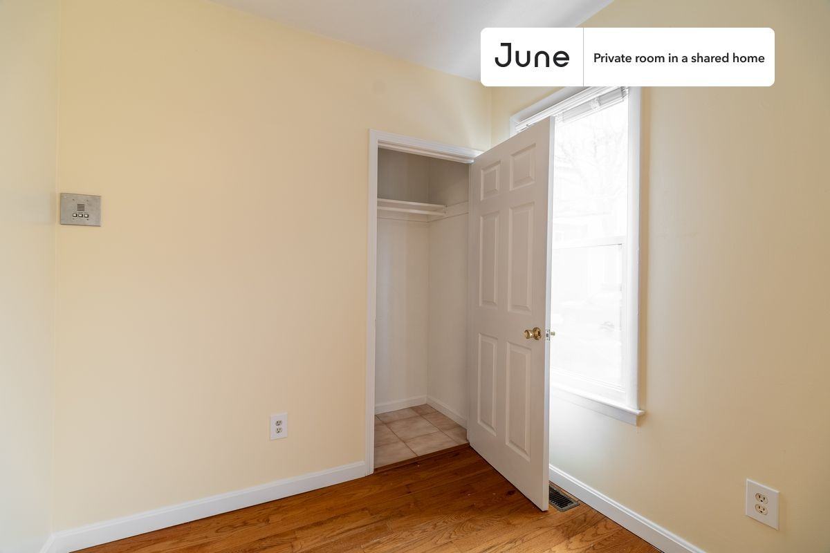 277 Paris St #B - Photo 6 of 15