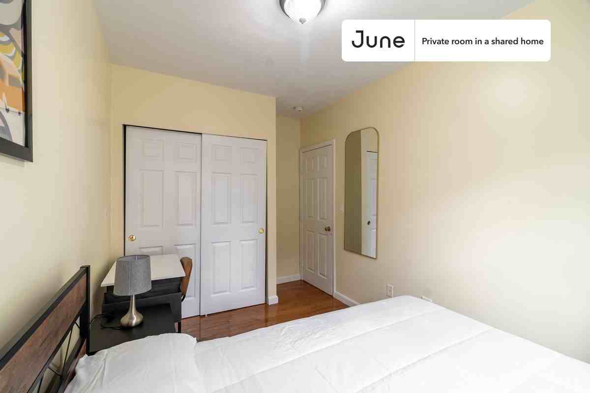 277 Paris St #A - Photo 4 of 14