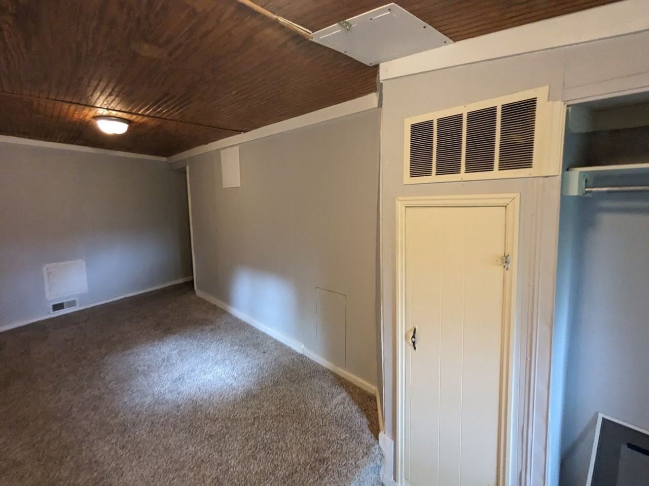 11 1/2 South High Street - Photo 7 of 13