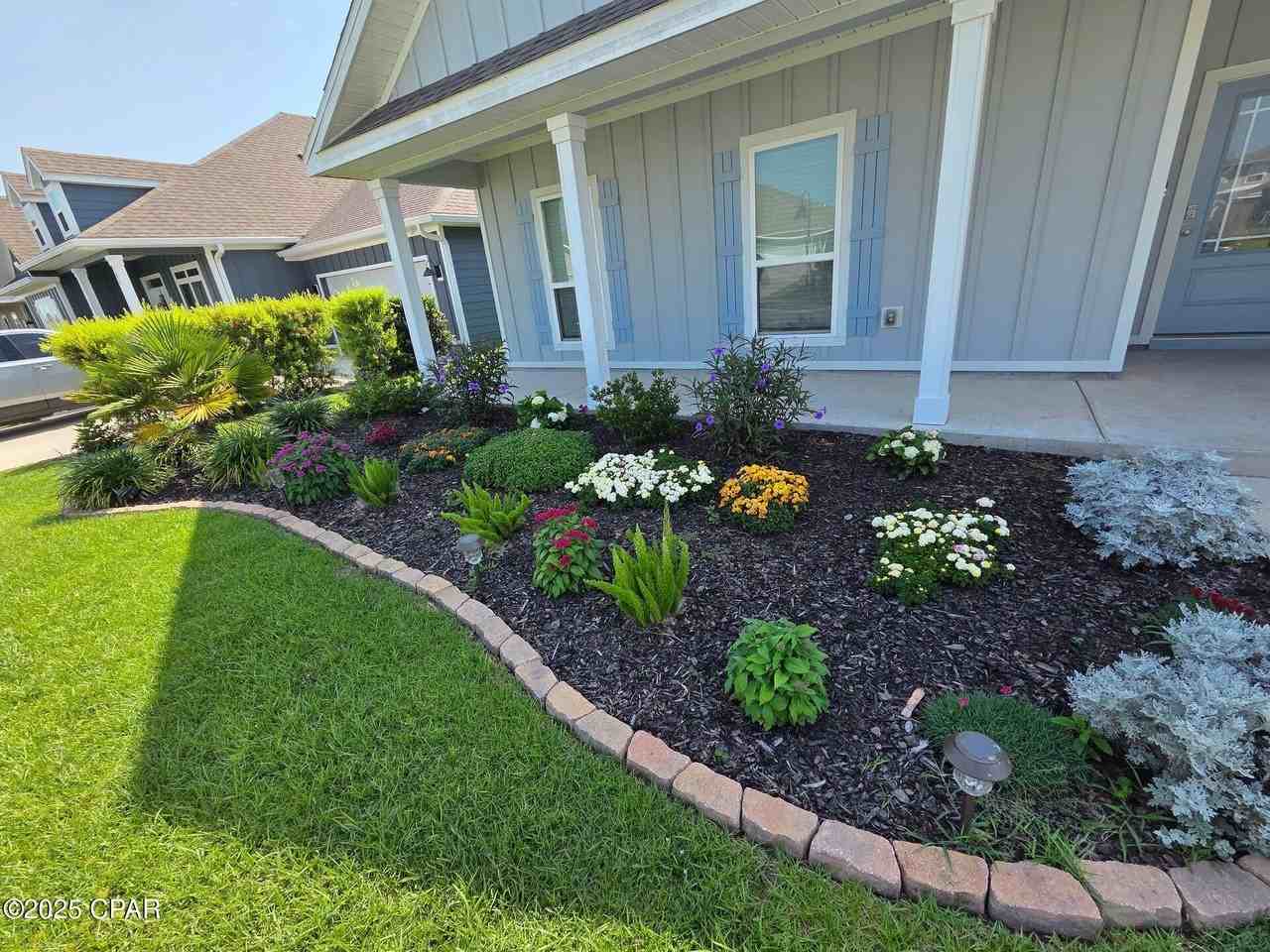 313 Allie Way - Photo 2 of 33