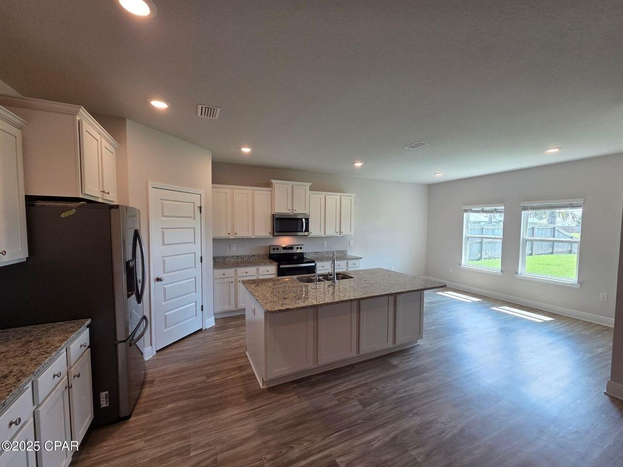 313 Allie Way - Photo 6 of 33