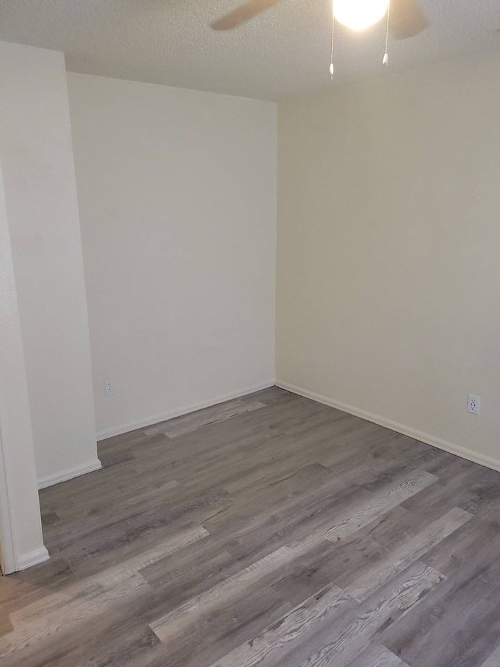 415 Macon Avenue - Photo 3 of 12