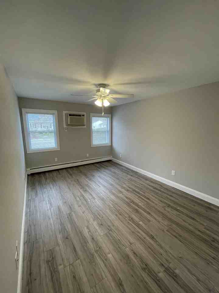 Cedar Pines Apartments - Photo 4 of 16