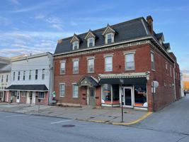 featured image of 35 N 6th St