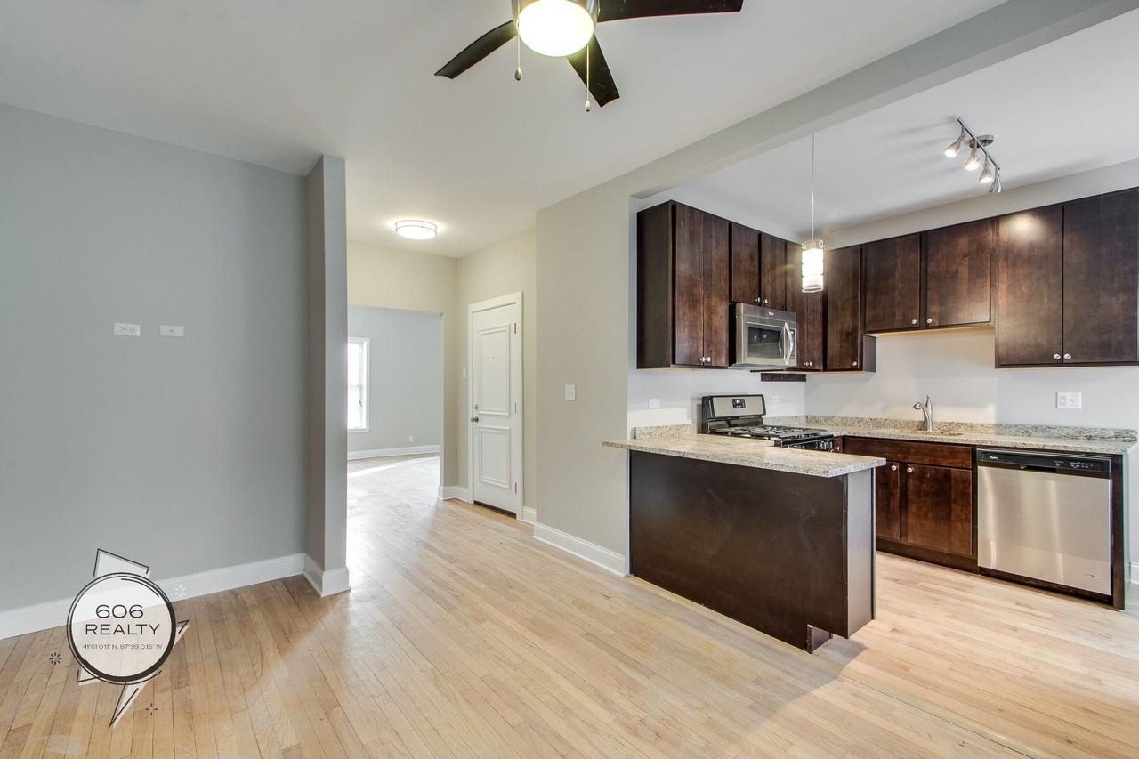 836 E 53rd St #2S - Photo 2 of 6