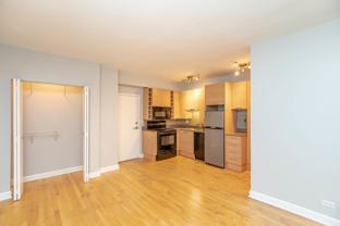 732 W Bittersweet Pl #503 - Photo 1 of 1