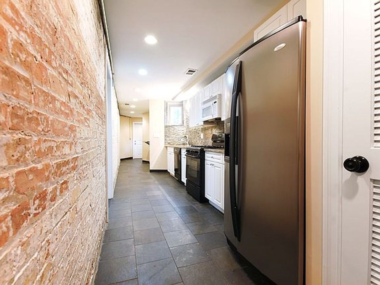 1352 N La Salle Dr #GDN - Photo 2 of 11