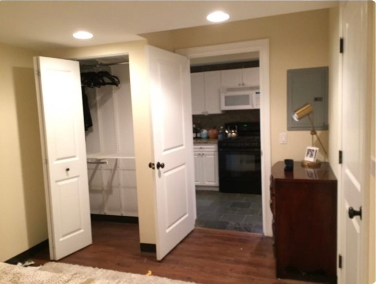 1352 N La Salle Dr #GDN - Photo 5 of 11