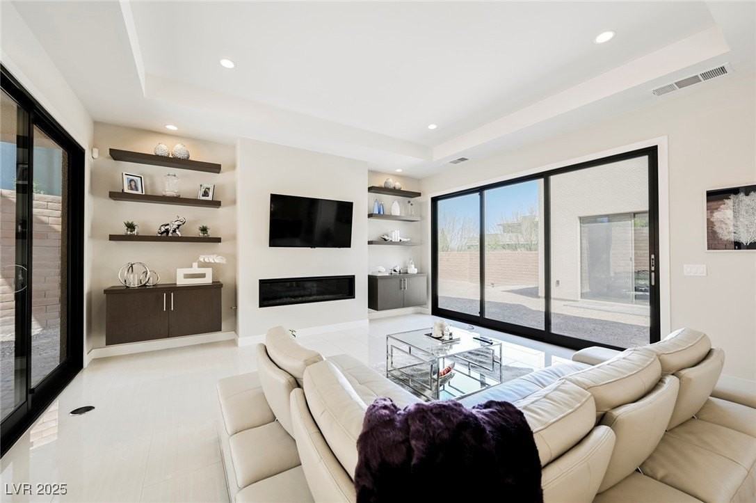 19 Garden Rain Dr - Photo 3 of 47