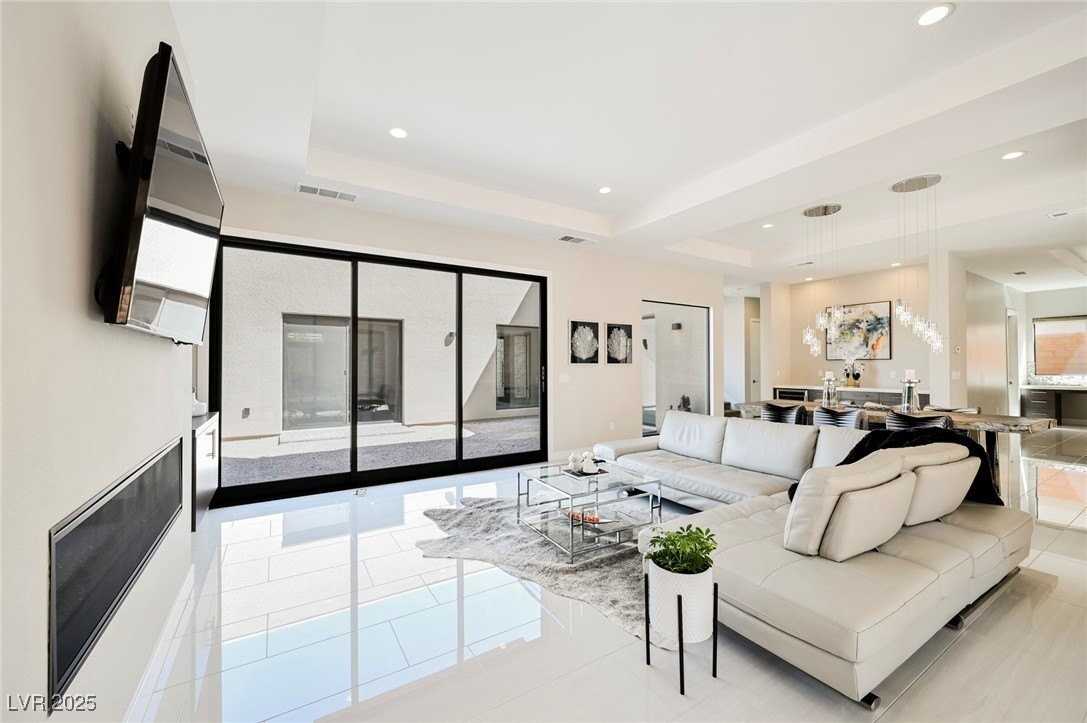 19 Garden Rain Dr - Photo 5 of 47