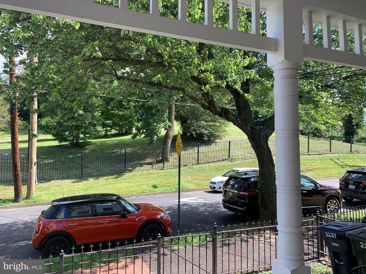 2237 14th St Se - Photo 4 of 32