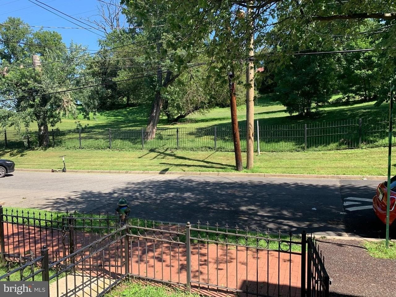 2237 14th St Se - Photo 6 of 32