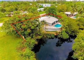 6025 Sw 72nd Ave - Photo 1 of 1