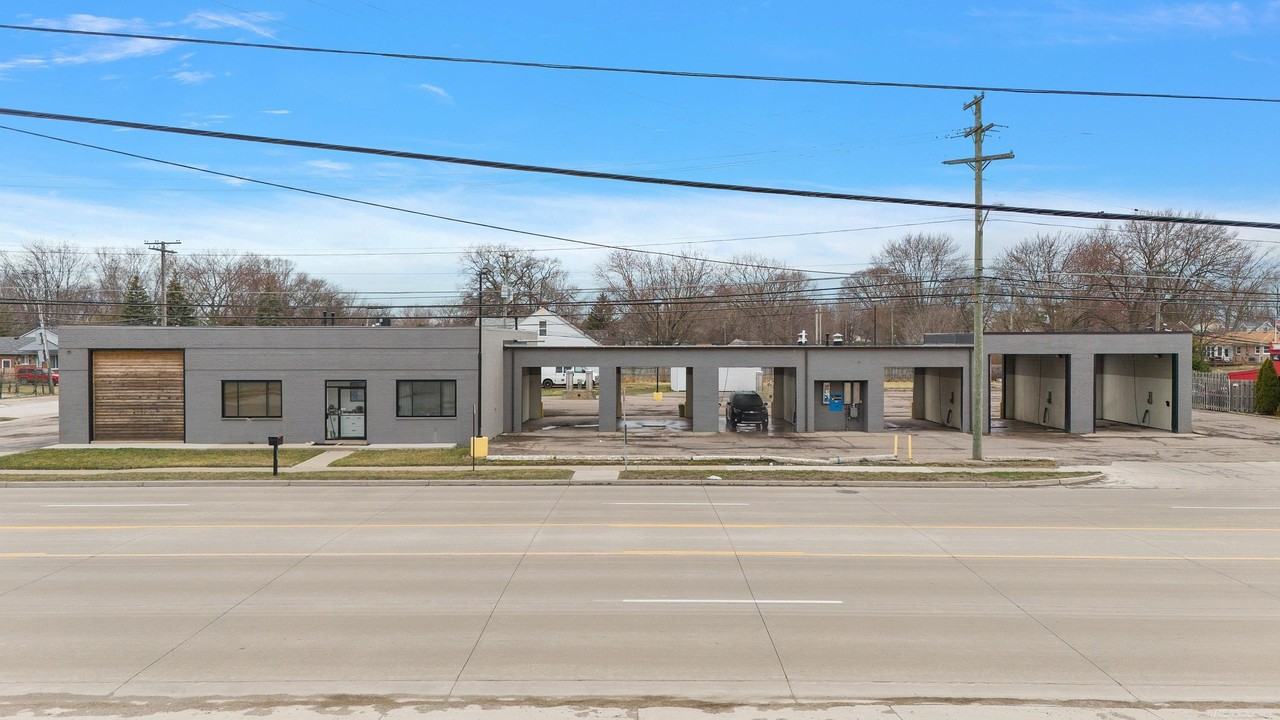 30201 Little Mack Ave - Photo 2 of 8