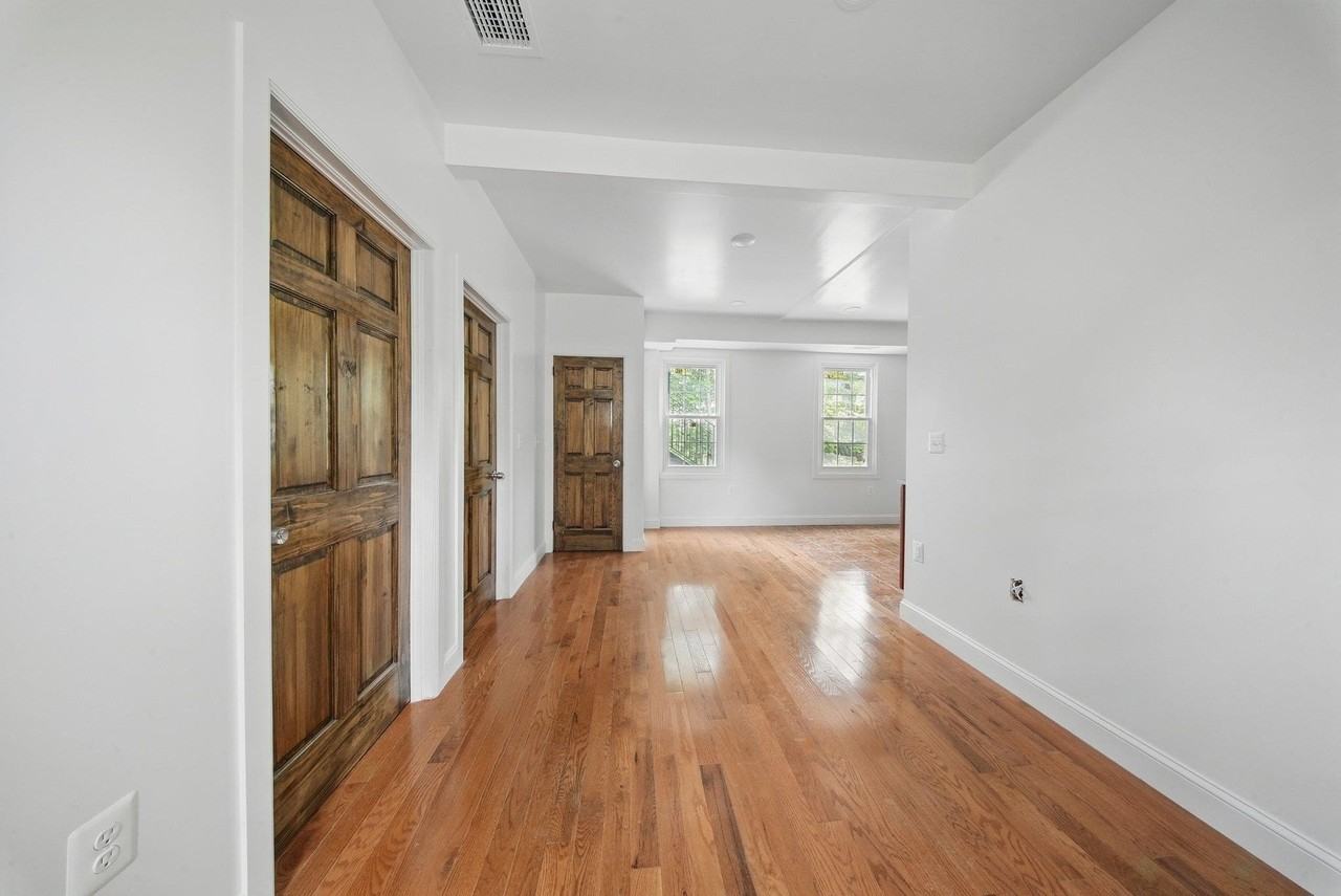 14 Yankee Pl #4 - Photo 2 of 14