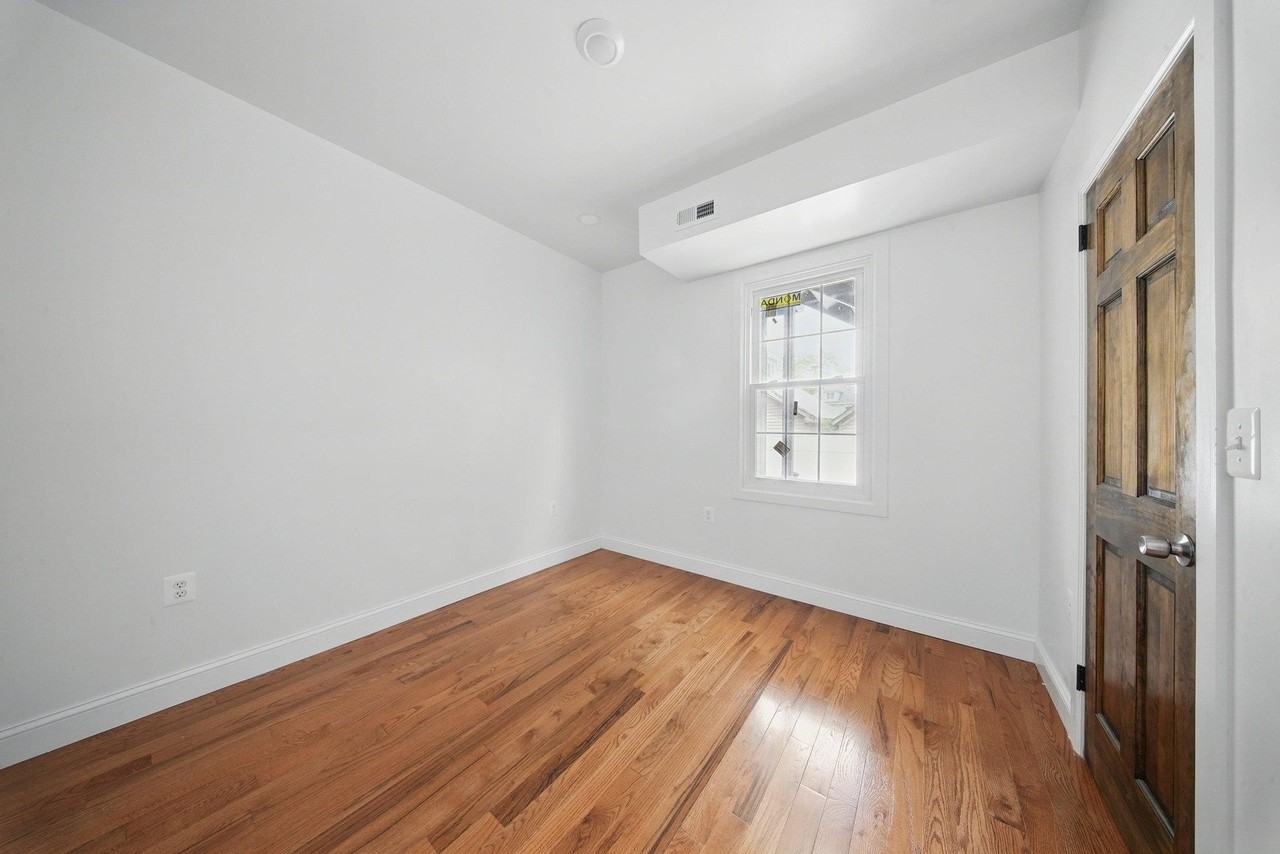 14 Yankee Pl #4 - Photo 6 of 14